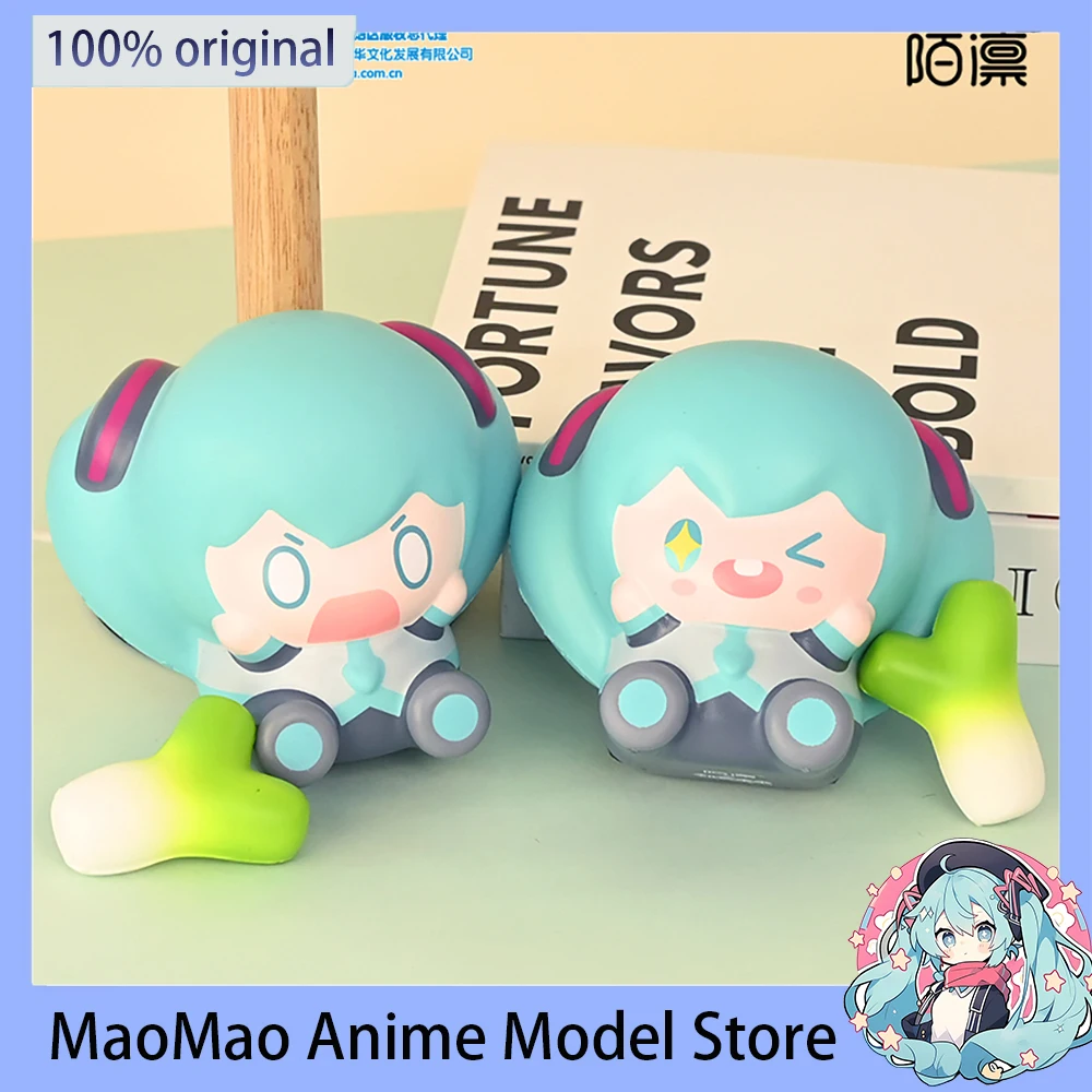 

В наличии оригинальные Hatsune Miku сидячая поза медленный отскок серии забавные игрушки аниме милая кукла настольный орнамент праздничный подарок