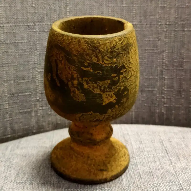 Artesanías exquisitas modernas: Colecciones de arte popular, copas de vino, adornos de jade Xiuyu antiguos y tallados de jade variados.