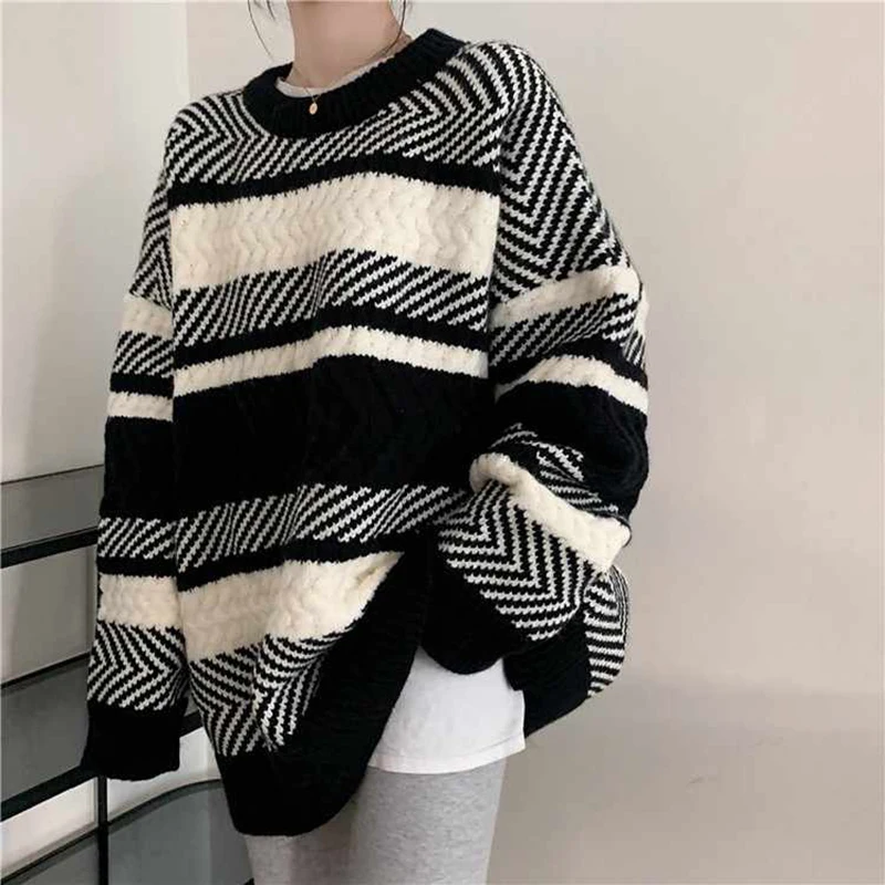 Black White Striped Sweater O-neck Long Sleeved Loose Fitting Pullover Mid To Long Length Knitted Sweater Top Autumn Winter Coat