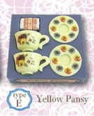 Giappone Gashapon Figure Anime Cute Tea Set teiera tazza di ceramica combinazione modello in miniatura Figurine Capsule giocattoli bambola regalo creativo