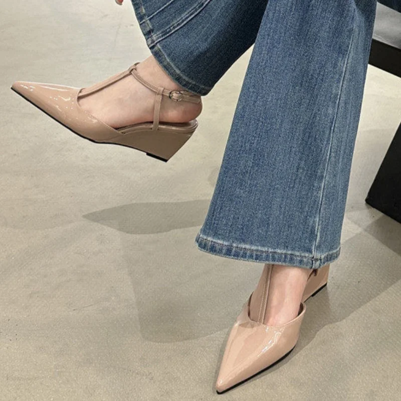 

*Fashionable and Sexy Banquet Hot Selling Buckle Sandals Summer New Pointed Wedge Heel Comfortable Casual Sandals for Women