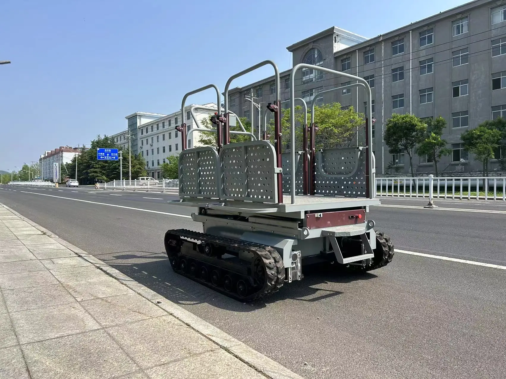 hydraulic picking platform mini tracked dumper for fruit customizable orchard picker orange orchard