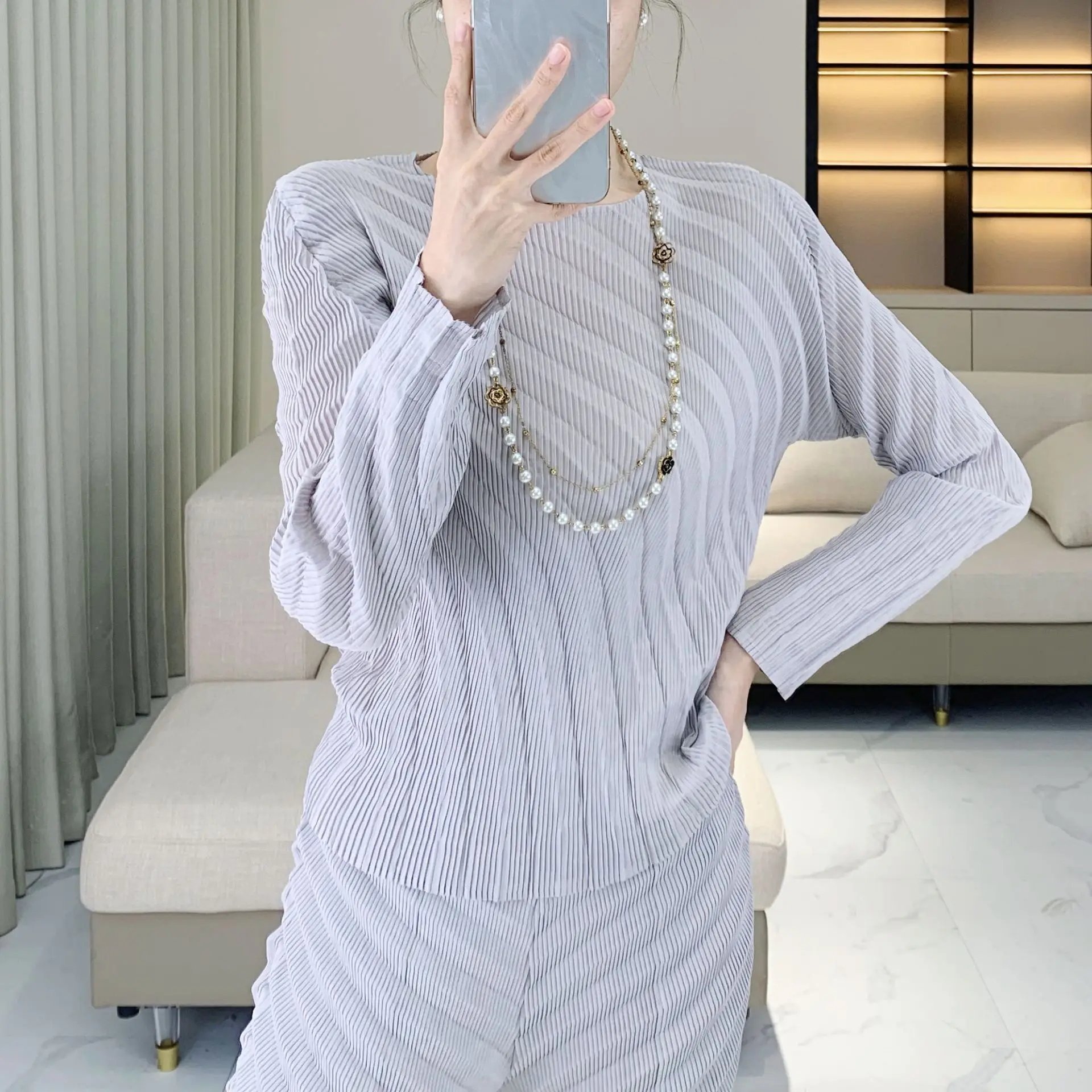 

Miyake Elegant Women's Long Sleeve Pleated Tops 2025 New Round Neck Solid Color Casual Simple All Matching Base Shirt