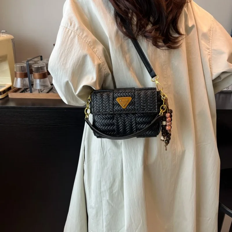 

Women's Versatile Shoulder Bag Multiple Carrying Options For Different Occasions Adaptable