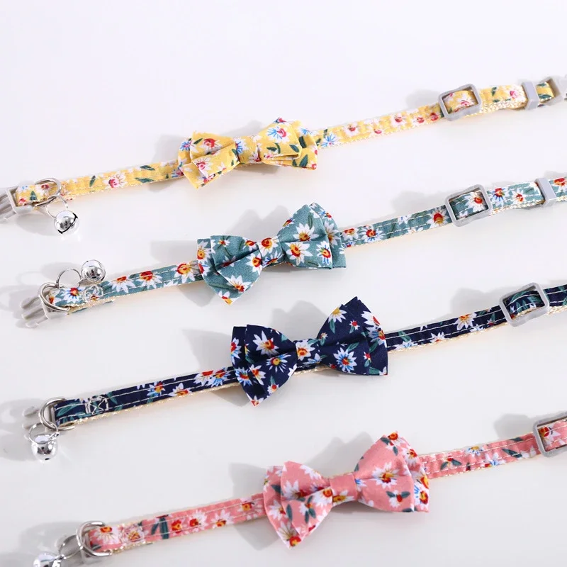 

Artificial Flowers Daisy Sunflower Print Cotton Dog Collar, Faux Flowers Pet Cat Bow Tie, Fake Flowers Lovely Neck Strap with Bl
