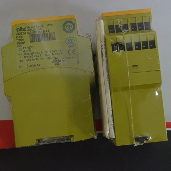 

Parts for PILZ PNOZ11 774080 safety relay