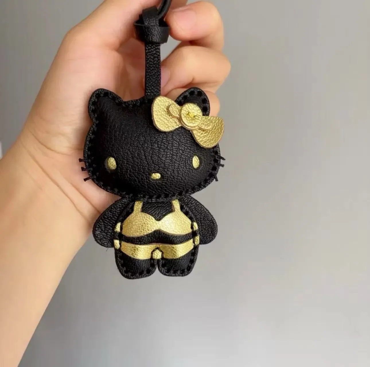 Cartoon Sweet Leather Bag Pendant High-End Backpack Keychain Phone Hanging Chain - Birthday Gift for Girlfriend view 3