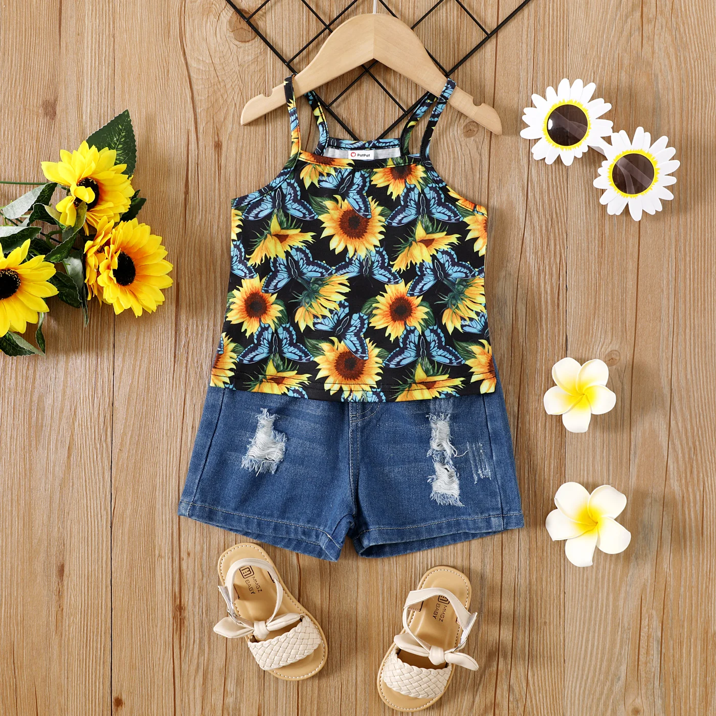 

PatPat 2pcs Toddler Girl Allover Sunflower Print Cami Top and Ripped Denim Shorts Set