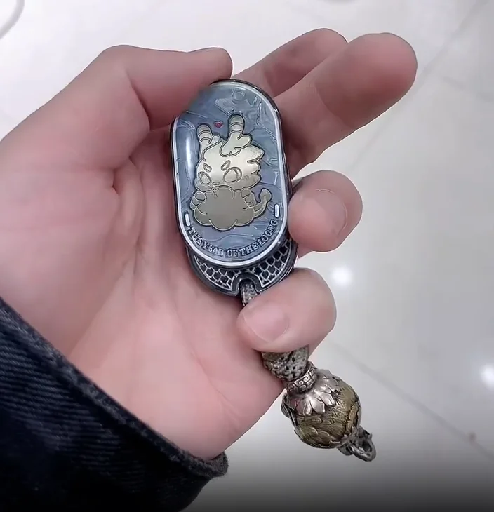 Used EDC HEEDC Lingyun 3.0 Zirconium Rainbow+Sealed Crystal fidget slider decompression toy