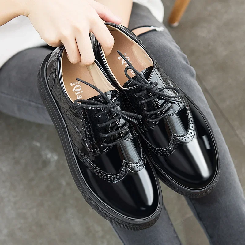 Vintatage Small Size 33-43 Shallow Brogues Oxford Shoes Women Platform Flats 2024 Thick Bottom Patent Leather Shoes Office Mom