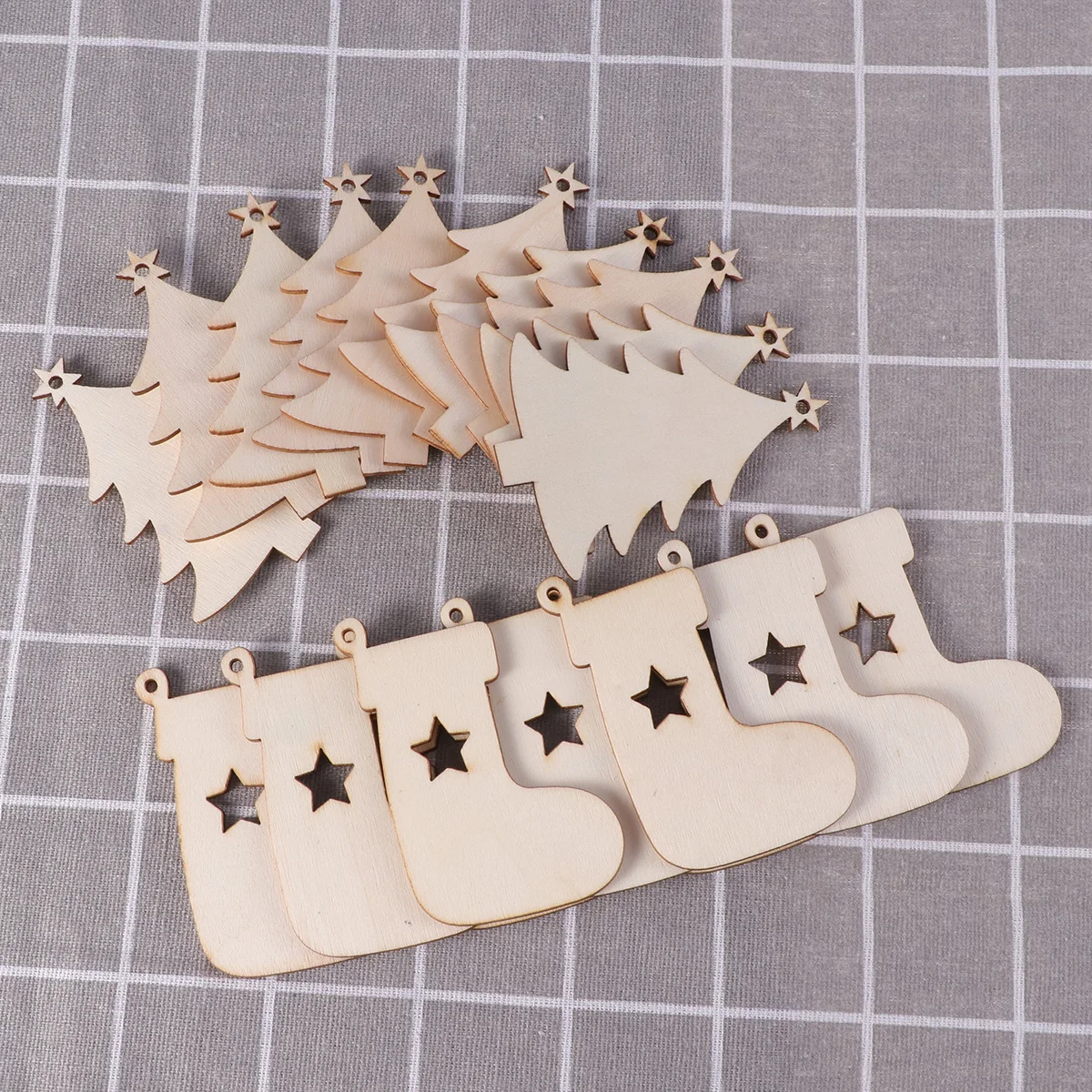 

40 pcs Wooden Christmas Ornaments Unfinished Rustic Hanging Pendants For Kids Room Wall Door Decor Diy Craft Decoration