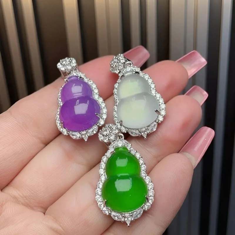 Colgante de Jadeíta Natural, Cabaña Verde Rey, con Incrustaciones de Jade Blanco Hielo, Origen Myanmar, con Engaste de Plata Tallado, Tipo Ice Nuo