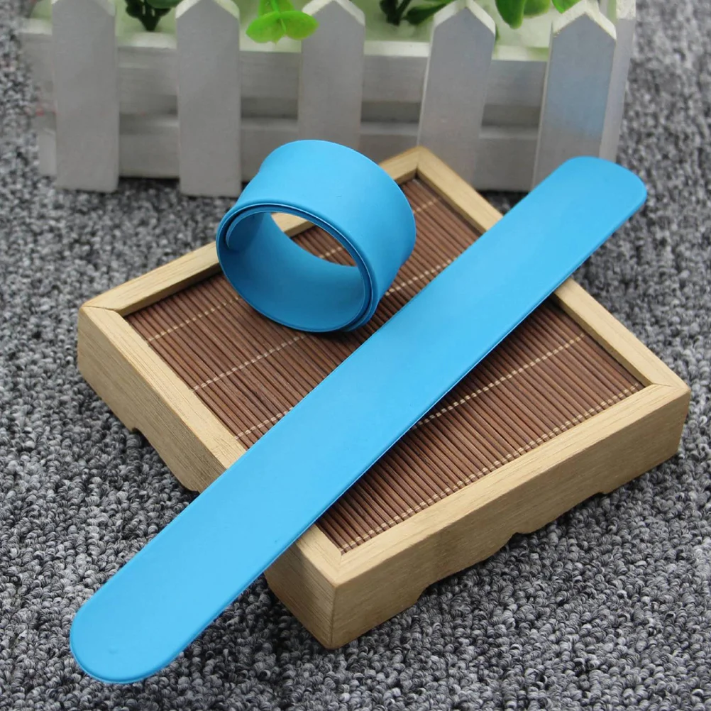 Braccialetti in silicone da 12 pezzi Braccialetti con schiaffo arcobaleno per bambini Bomboniere colorate Compleanno Festa dei bambini Raccolta Giochi di finzione