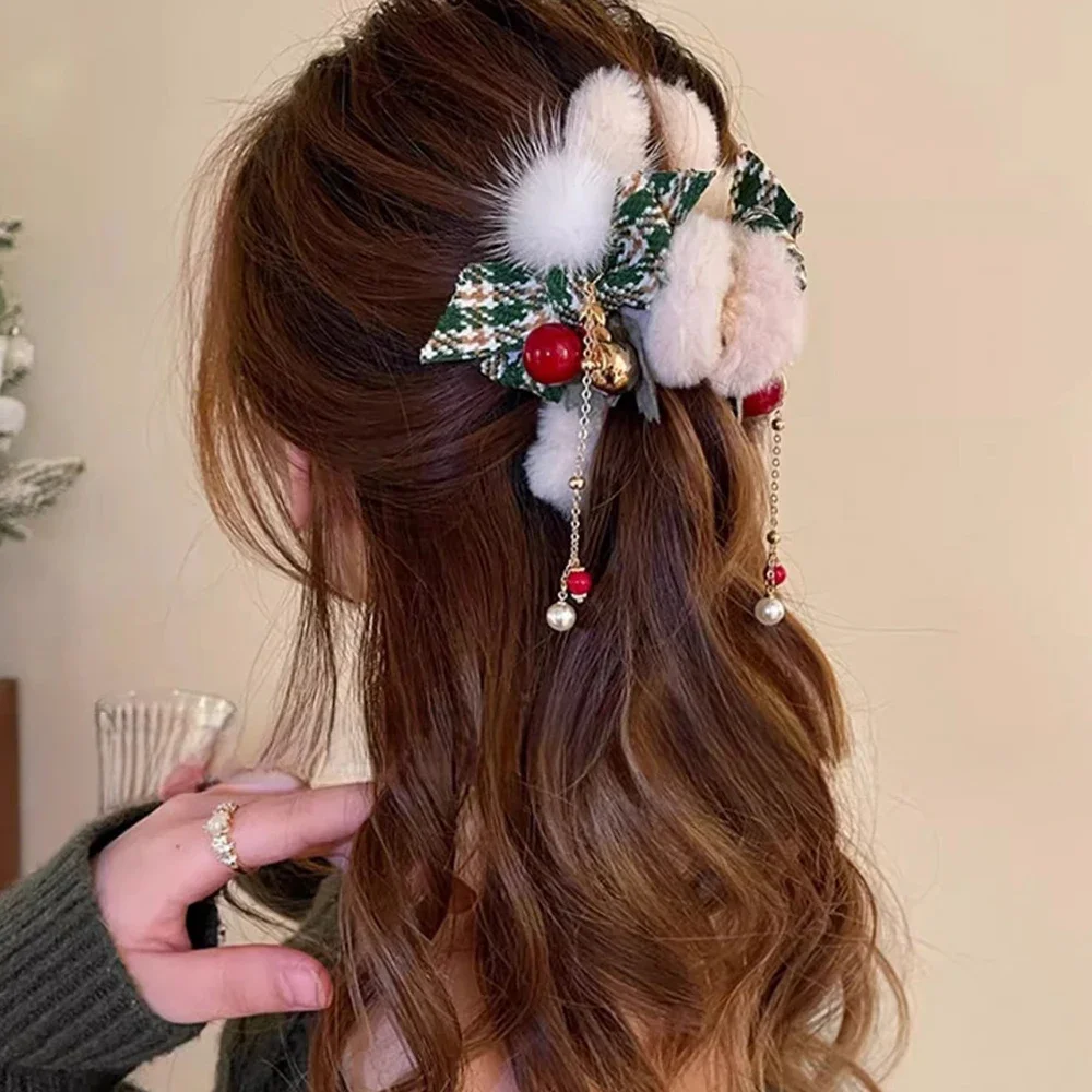 Christmas Plush Hair Clip for Women Elegant Winter Bow Hairpins Faux Fur Hair Claw Clips Girls Christmas Party Hair Accessories