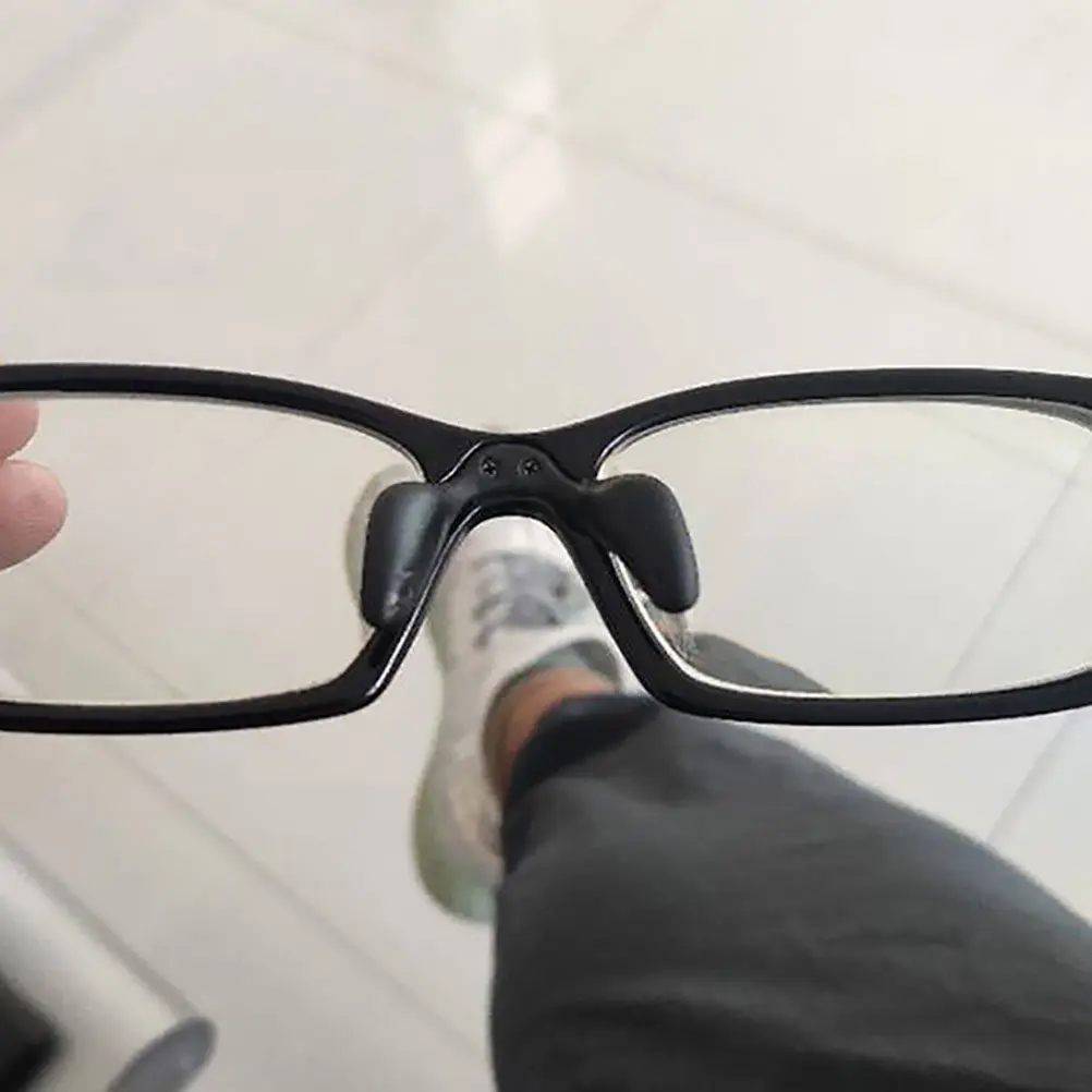 

Комплект из 4 мягких и удобных резиновых накладок на переносицу для очков, металлические накладки-протекторы для велоспорта, езды на велосипеде и использования на открытом воздухе