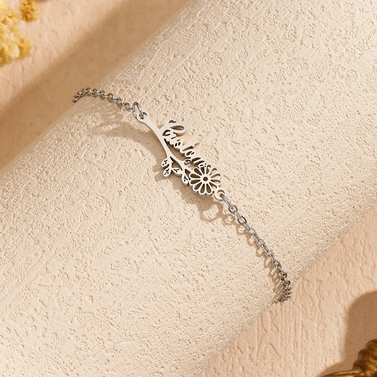

Customized Name Stainless Steel Skeleton Floral Decorative Nameplate Bracelet Jewelry Women's Gift