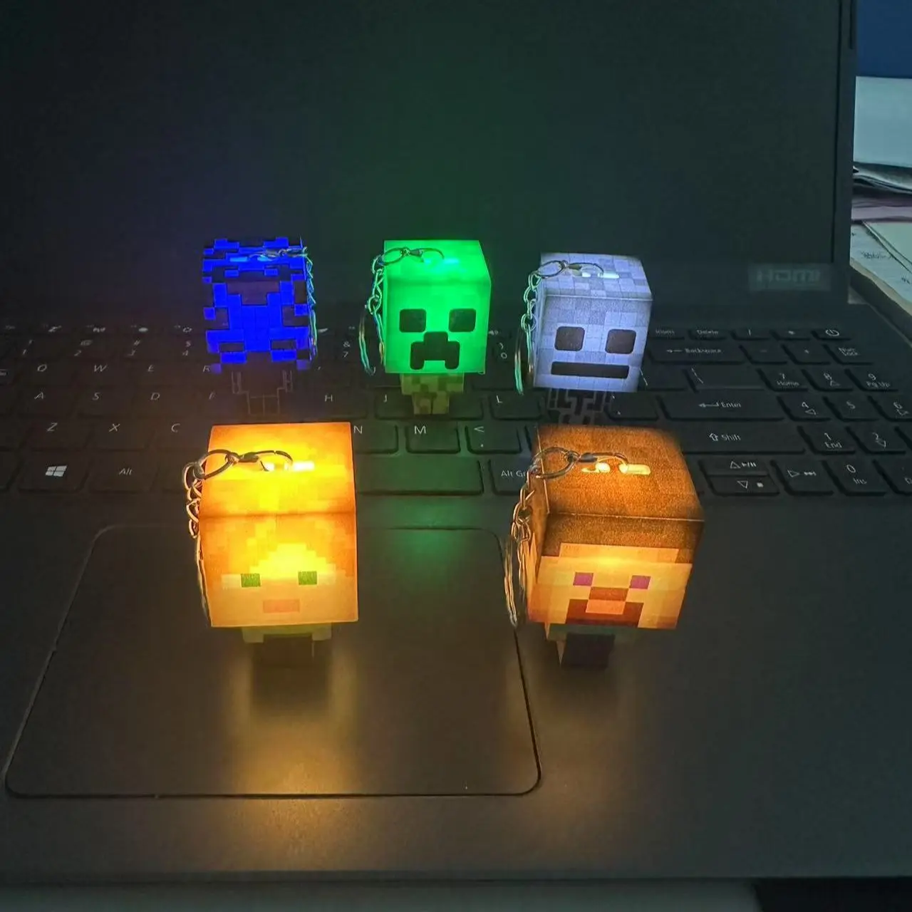 Fotografia 4: Lanterna Minecraft miniatura, luz noturna, produto do jogo, lâmpada com personagem MC, brinquedo modelo, luz decorativa de atmosfera, presente de aniversário