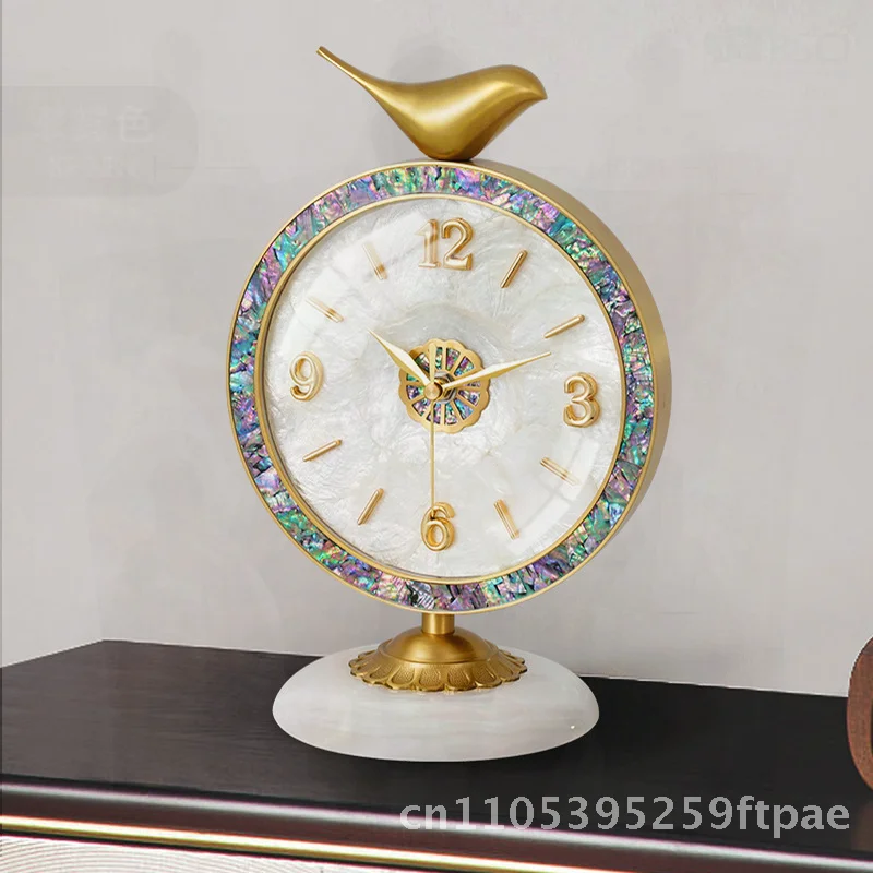 Modern Minimalist Light Luxury Brass Shell Table Clock Battery Operated Desktop Decoration for Living Room