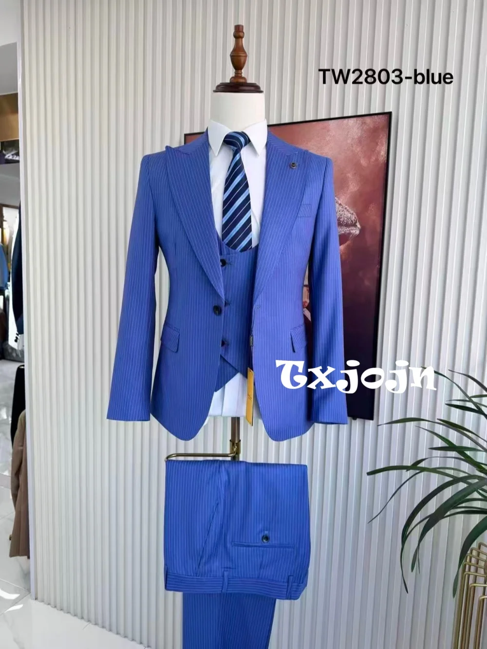 

Men's Blue Striped Suits 3 Pieces Host Costumes Classic Formal Slim Fit Tuxedo Business Outfit Elegant Man Jacket Vest Pants Set