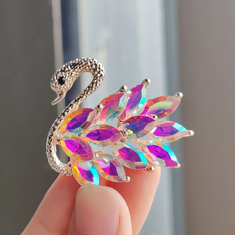 Exquisite Rhinestone Pink Swan Brooches For Women Clothing Elegant Clolorful Bird Animal Brooch Pins Luxury Party Jewelry Gifts