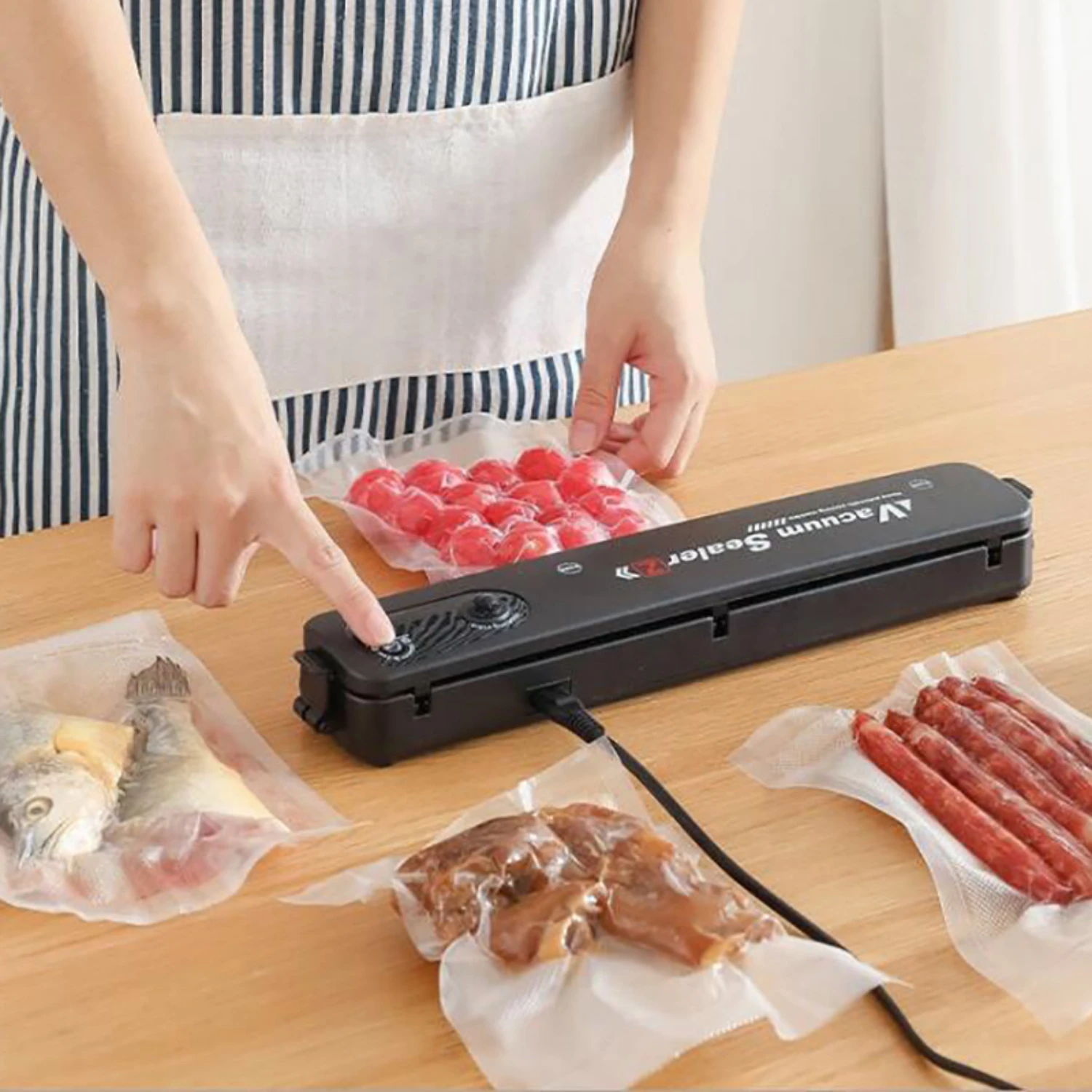 Highly Efficient Premium Black Food Vacuum Sealer: Essential Household Appliance for Quality Preservation - Effective 110V/220V 