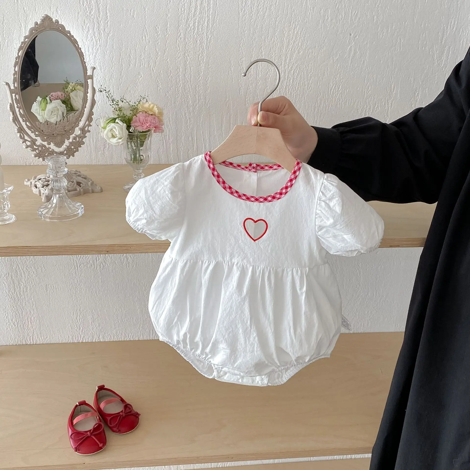 

2025 Summer New Baby Girl Short Sleeve Princess Bodysuit Cotton Infant Hollow Out Heart O-neck Jumpsuit Newborn Clothes 0-24M