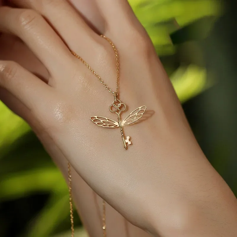 2024 Explosive Anime Wing Necklace Golden Snitch Creative Necklace Collarbone Chain Hanging Neck Accessories for Girls Gift