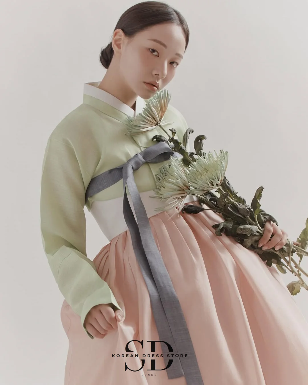 Sondr Traditional Korean Wedding Dresses Customized Mint Green and Pink Classic Wedding Snap Dresses Long Sleeves Bridal Gown