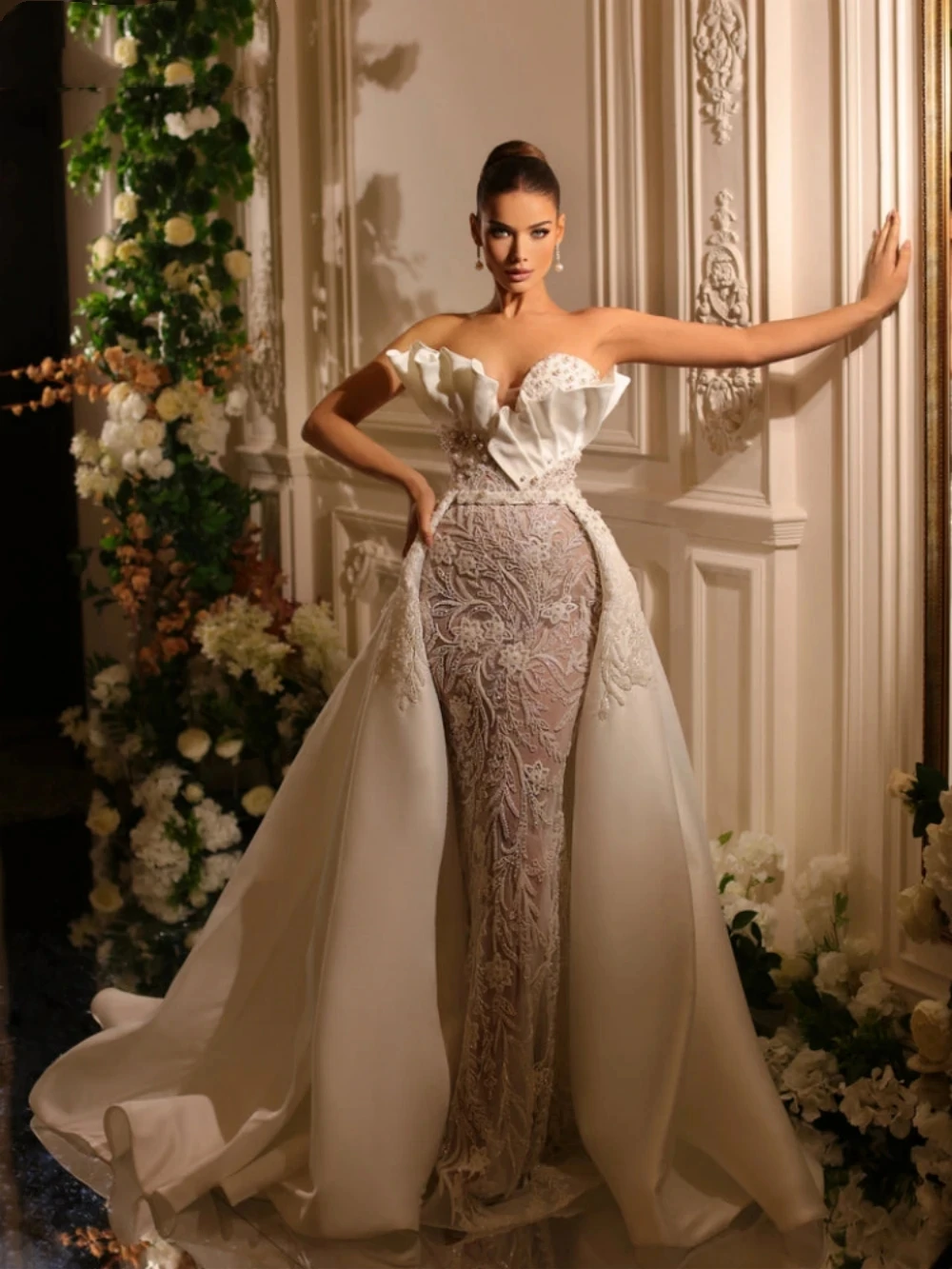 

Gorgeous Wedding Dresses With Detachable Train Sweetheart Bridal Gowns Lace Appliques Sexy Robes Sleeveless Vestidos De Novia