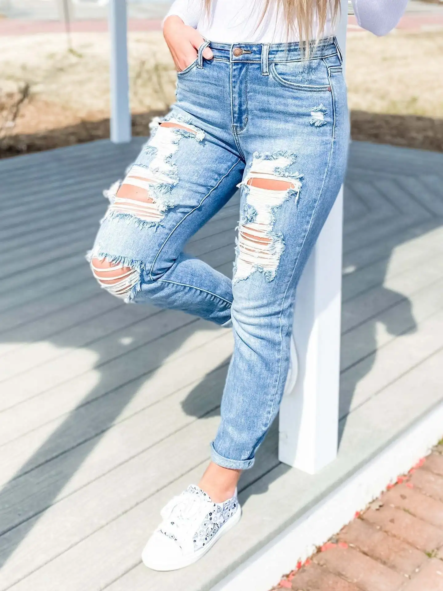 

2025 New Fashionable Washed Ripped Nine-inch Jeans, Women's Spring and Summer Personality Street Mid-waisted Small-leg Jeans