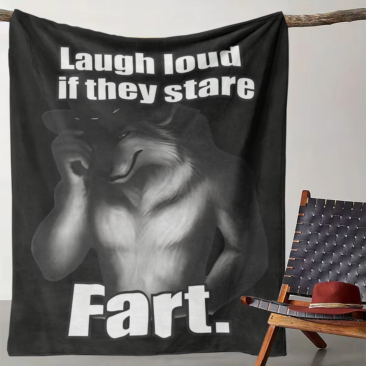 

1 piece of funny werewolf "laughing and farting when stared at" humorous blanket, fun bedroom decoration blanket