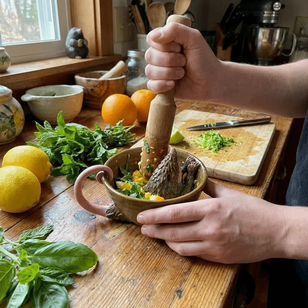 Grinder Tool Resin Mouse Shape Grinding Bowl Funny Non-Slip Manual Grinder Spices Mashing Bowl Juicing Bowl Vegetable Grinding