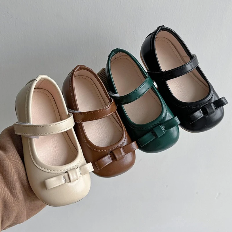 

Детские лоферы 2026, новая корейская версия, для девочек, с мягкой подошвой, модные, нескользящие, для вечеринок, формальные, универсальные кожаные туфли для детей