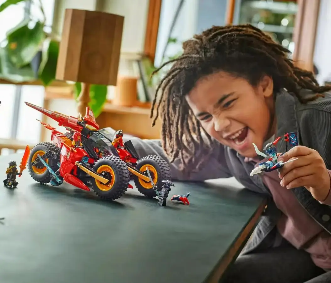 LEGO ® NINJAGO ® Veículo de Combate Ninja Dragões 3 em 1 para