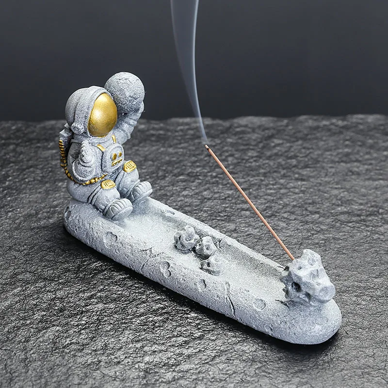 1pc Resin Astronaut Incense Burner Creative Home Decorations Space Man Incense Stick Holder For Christmas and Valentine's Day