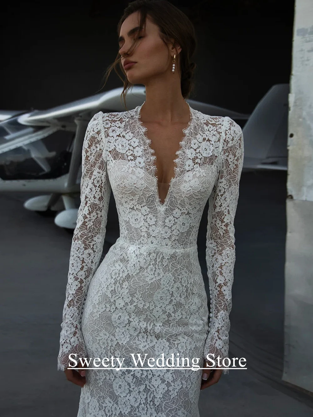 Abito da sposa romantico Abito da sposa a sirena in pizzo Personalizzato scollo a V maniche lunghe Corte dei treni Donna Abiti da sposa arabi