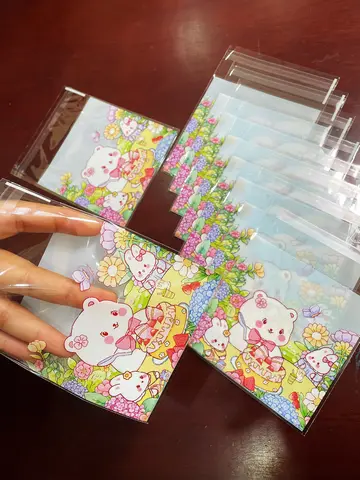 100pcs 두꺼운 비닐 봉투 쇼핑 비즈니스 포장 가방 폴리 토트 백 선물 토트 파우치 의류 매장 핸드백 20 100pcs 귀여운 고양이 꽃 패턴 선물 팩 자기 접착 가방, 결혼식 이벤트 프로모션 테마 파티 작은 선물 카드 장식 가방