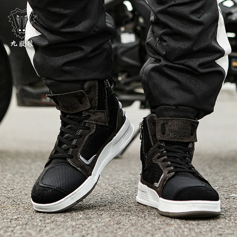 Men's Summer Breathable Motorcycle Boots Microfiber Leather Sneakers Adventure Boots Non-Slip Motorcycle Riding Shoes