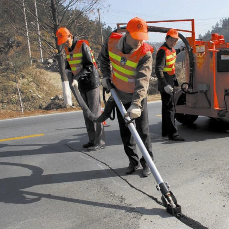 China Road Crack Sealing Machines Concrete Asphalt Crack Sealing Machines Straight Line Rubber Fitting Seam Filling Machine