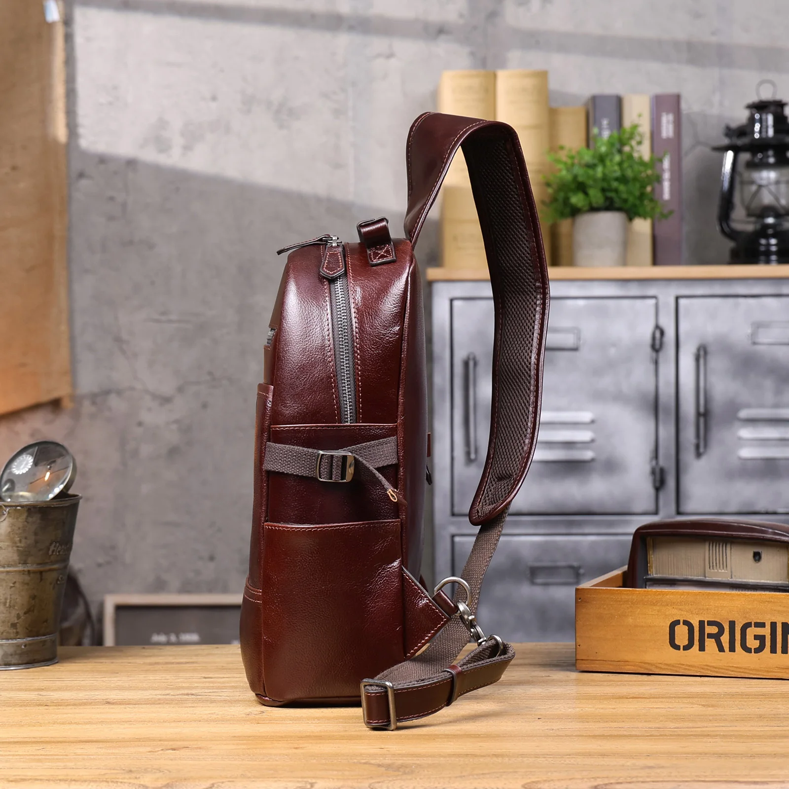 S.WORKER Herren-Umhängetasche aus hochwertigem, pflanzlich gegerbtem Leder, lässige Mode-Brusttasche – Detail 21