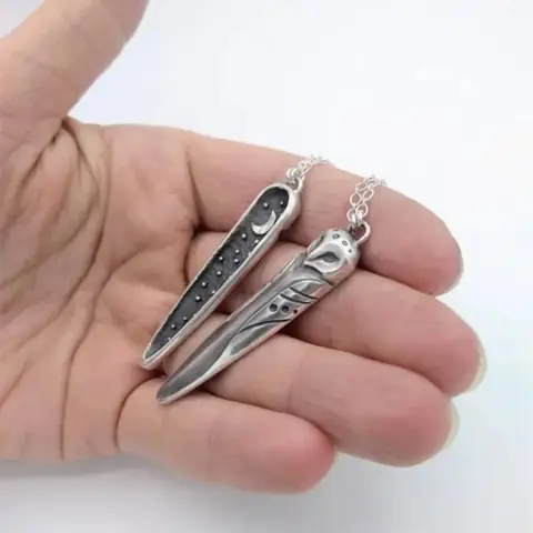 Popular and Versatile Punk Retro Star and Moon Owl Pendant Necklace for Men and Women Niche Party Goth Pendant Gift Accessories