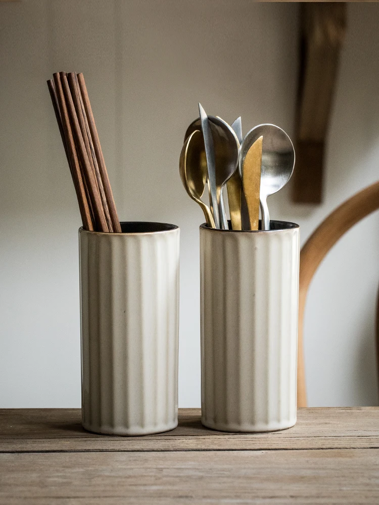 

Винтажный керамический держатель для палочек для еды с дренажными отверстиями и тисненым дизайном лотоса