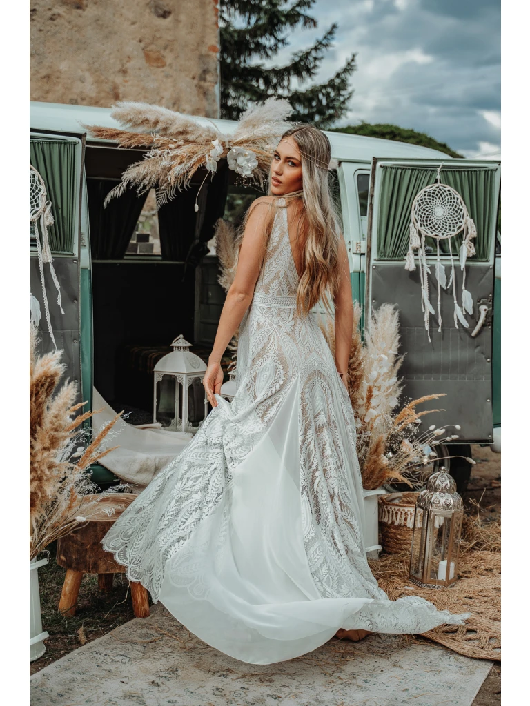 Hippe Land Spitze Hochzeit Kleid Sleeveless A-Line V-ausschnitt Backless Bohemian Strand Braut Brautkleid Fee Romantische Robe De Mariee