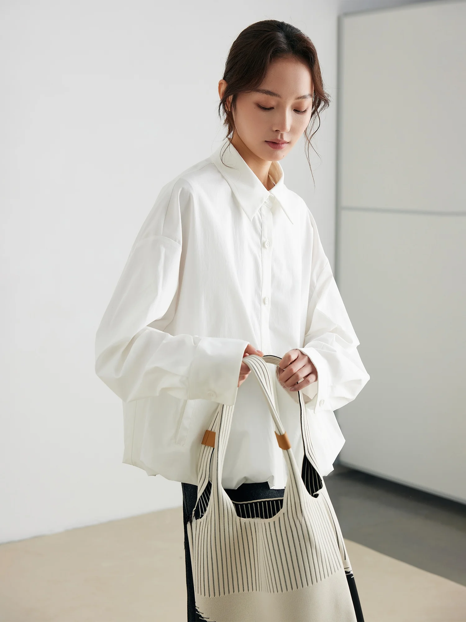 

Женская свободная блузка Ele, весна 2025, повседневная, универсальная, стройнящая, высококачественный дизайн, для работы, из смесового полиэстера