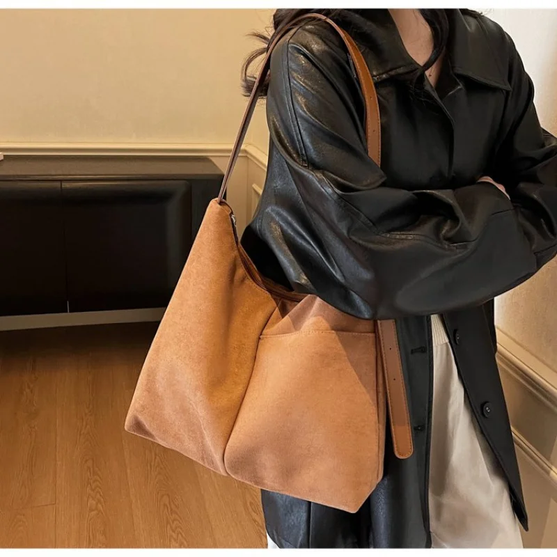 

Классическая дизайнерская женская сумка в парижском стиле, из высококачественной кожи, популярная, элегантная, повседневная, простая, винтажная, женская сумка.