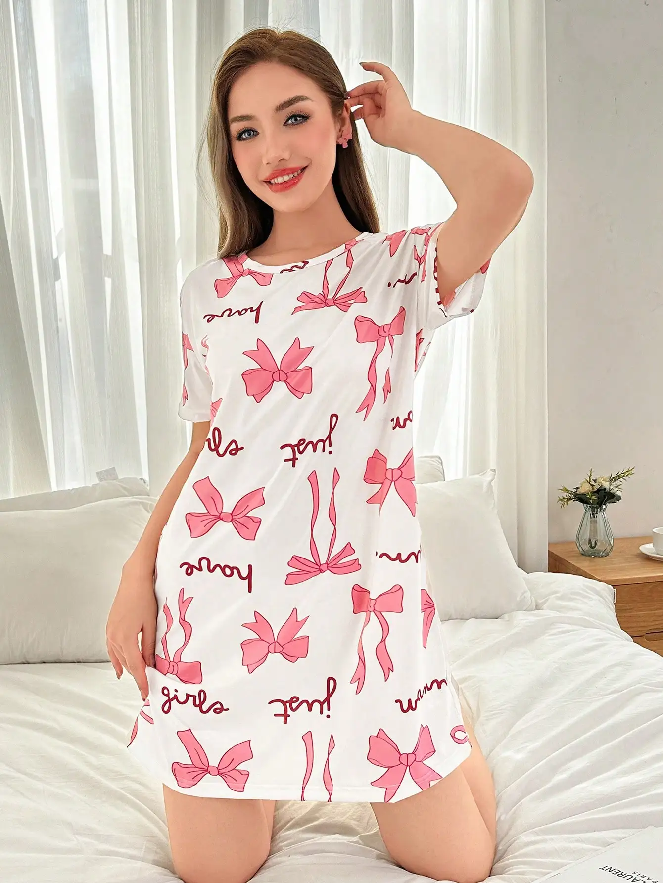 

Women's Round Neck Short Sleeve Sleep Dress with Pink Bow & Script Print