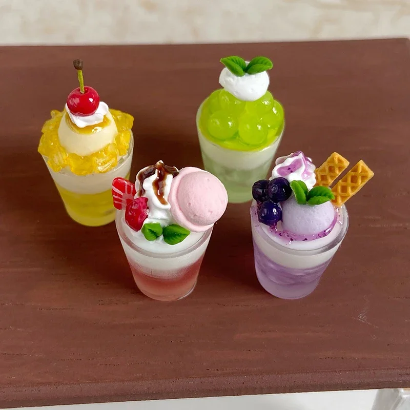 1Pc Miniature Dollhouse Toy, 1/12 Scale Fruit Ice Cream Cup, Kitchen Food Accessory for Dollhouse Decor.