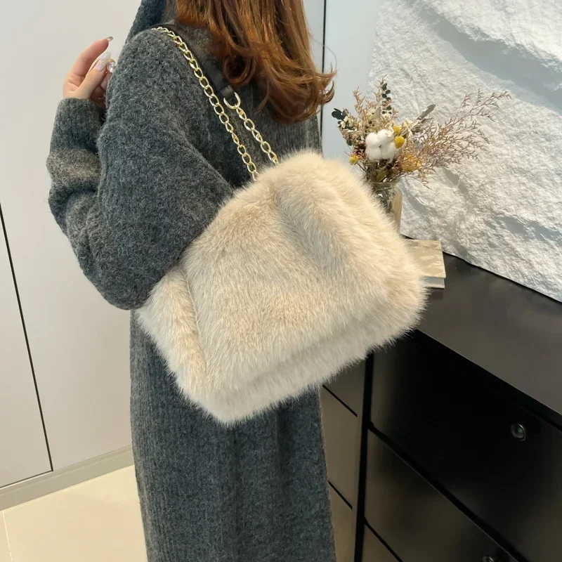 

Underarm Bag, Tote Bag Women's 2024 Autumn and Winter New Casual Cute Plush Bag Temperament Shoulder Bag Одноплечевая сумка