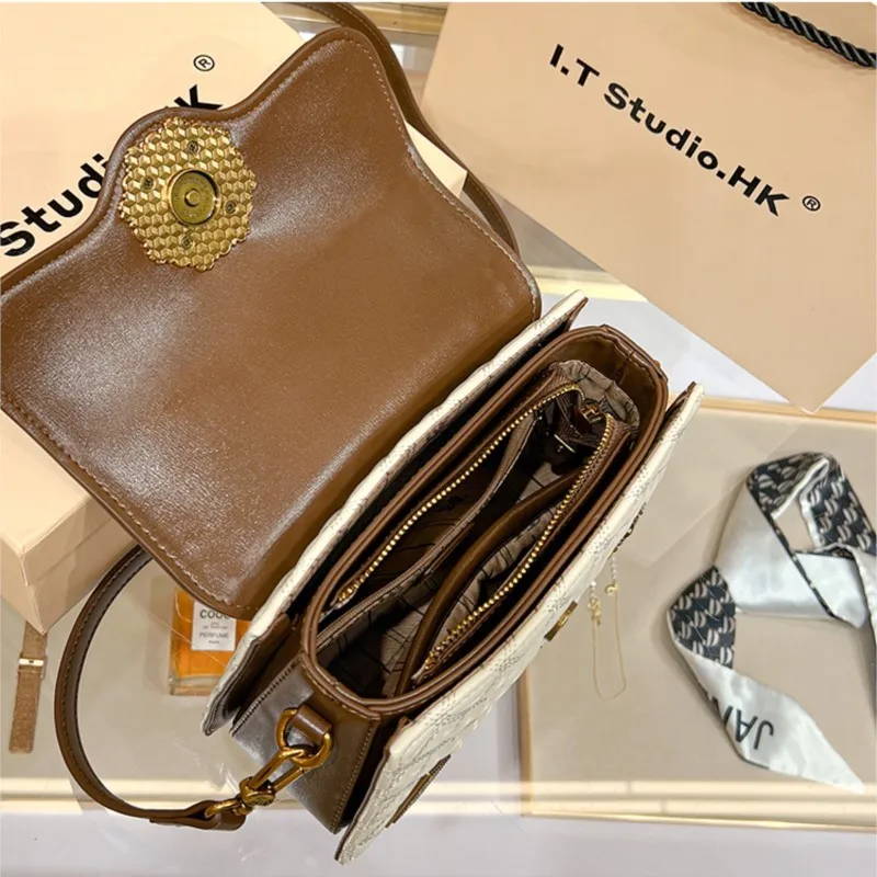 Women's handbag 2026 seasonal new item niche design high-end texture retro single shoulder diagonal cross bag daily versatile