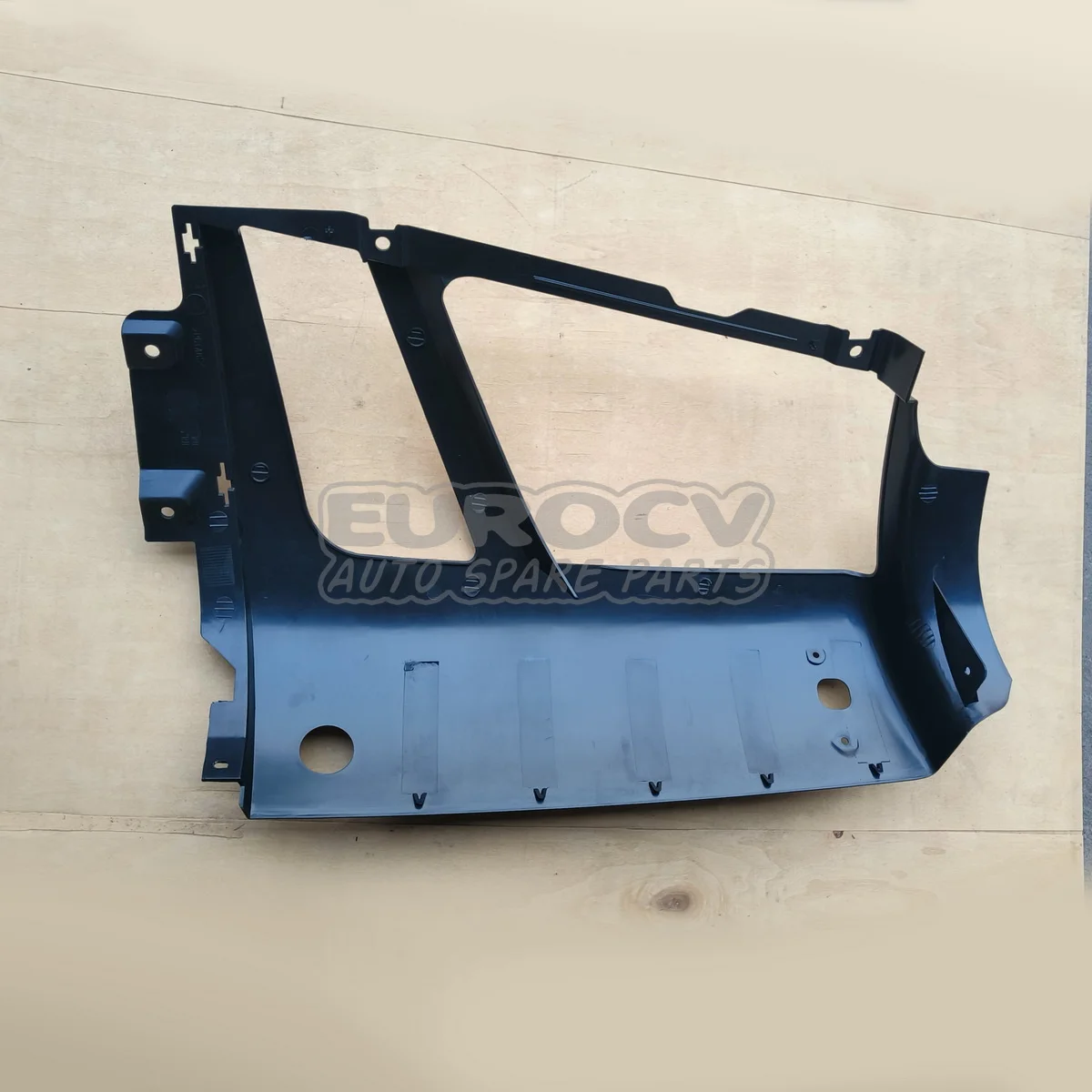 Spare Parts for Volvo Trucks VOE 82051316 21478761 R.H  Headlamp Panel